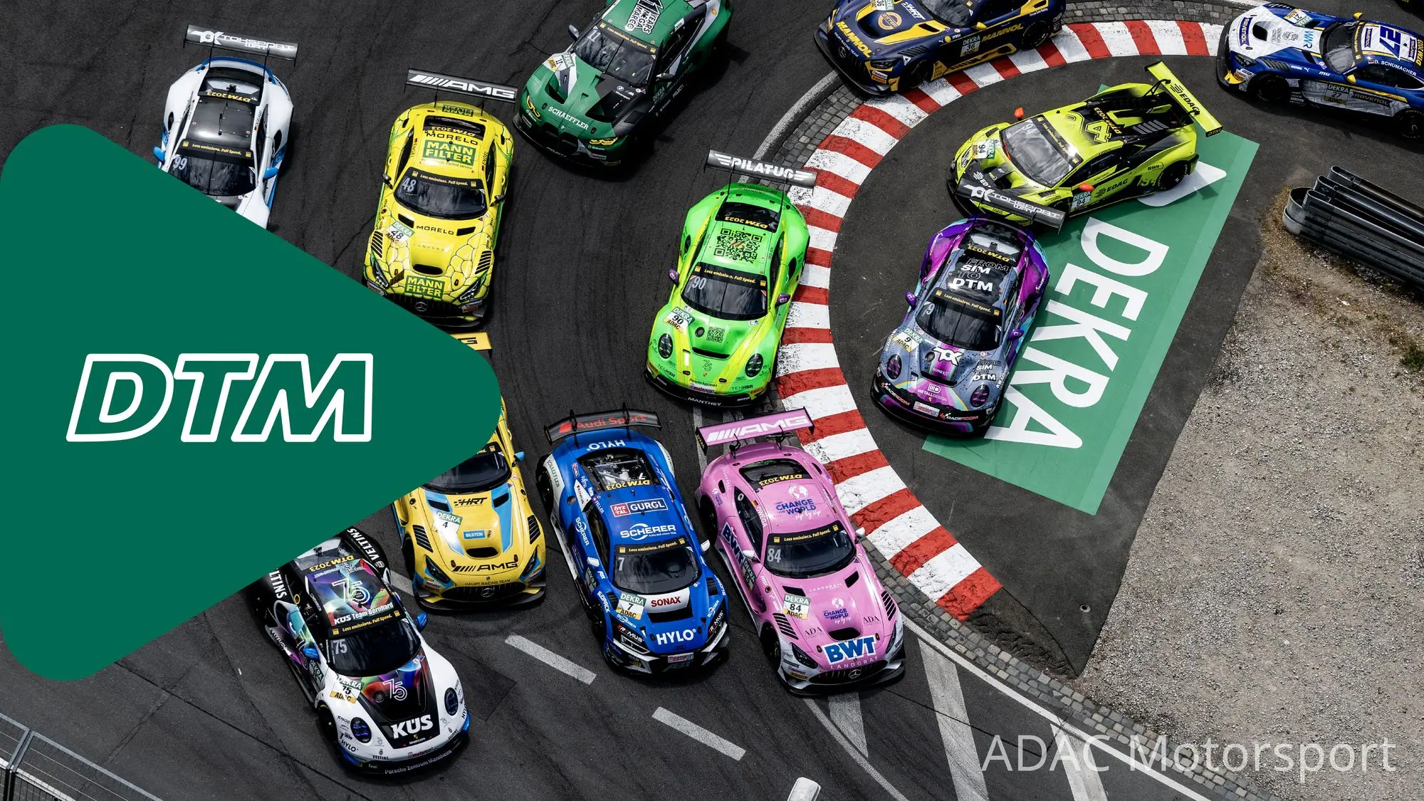 Pista de carreras DTM con coches de competición