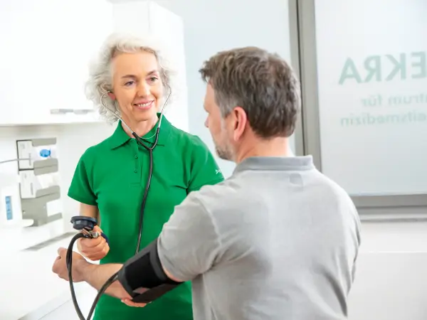 NEN 7510 informatiebeveiliging in de zorg Arts met patient (NEN 7510 informatiebeveiliging in de zorg)