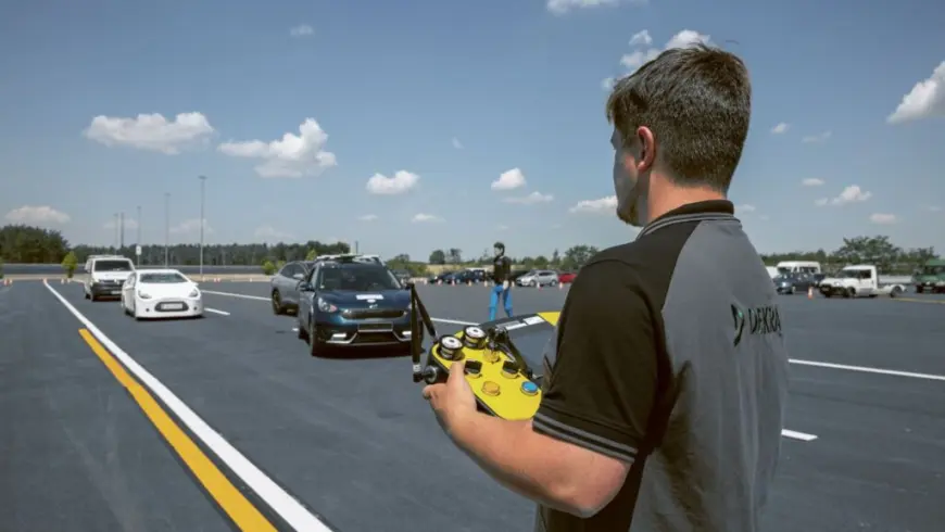 Per Mikrocontroller und GPS-Schnittstellen lassen sich die Fahrzeuge präzise steuern.