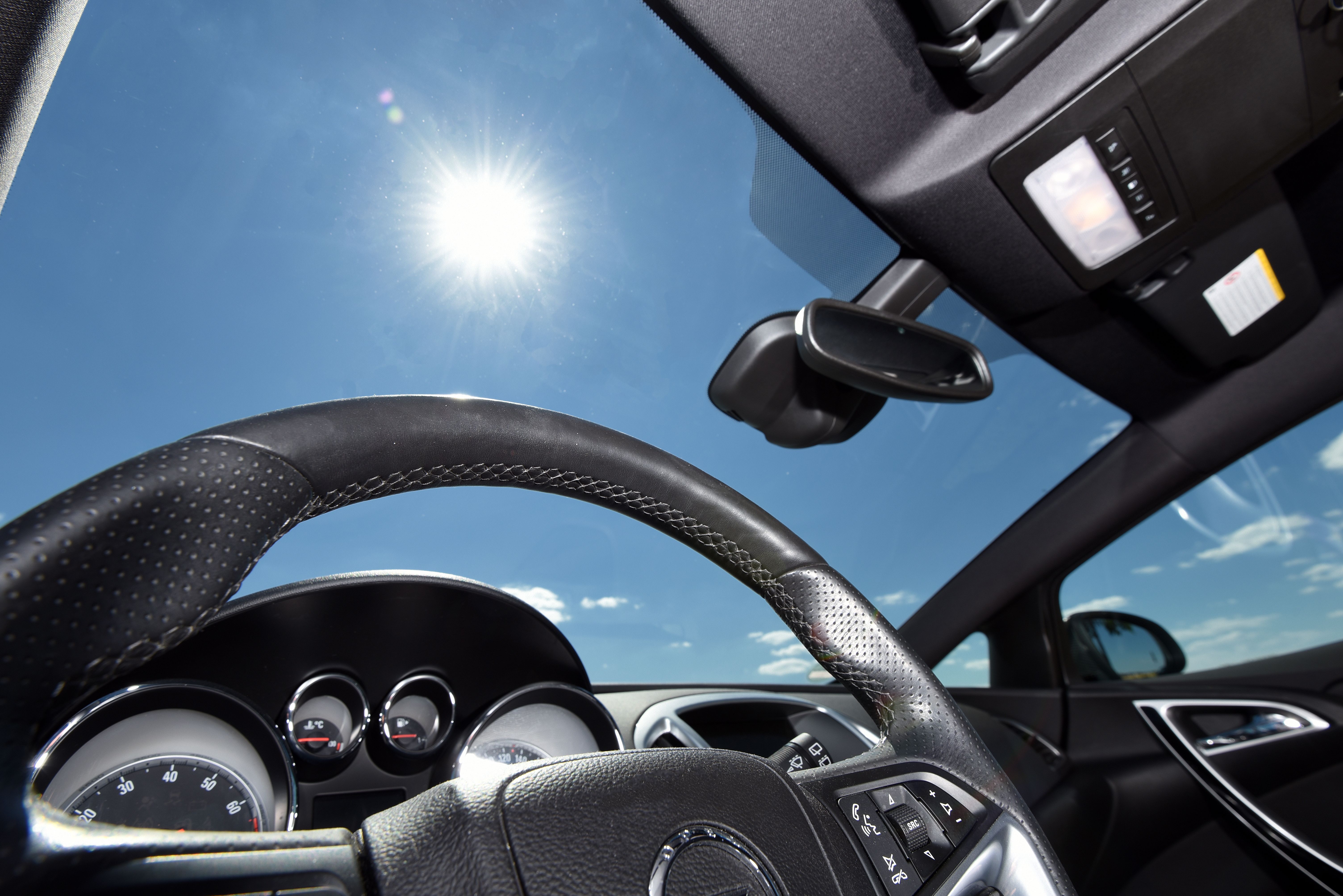 It can get uncomfortable inside a car in summer when temperatures go through the roof. It can get uncomfortable inside a car in summer when temperatures go through the roof.