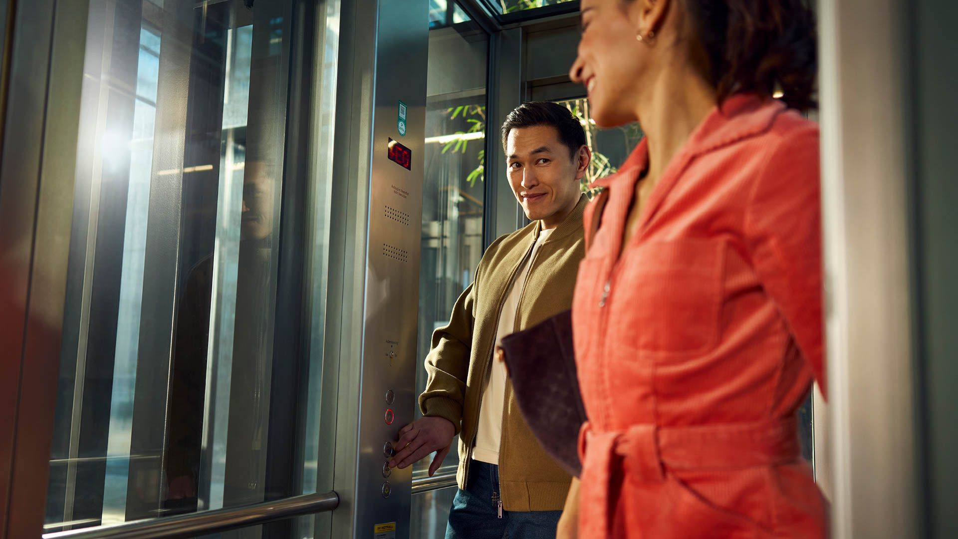 Liftben utazni nem akciófilm, hanem a mindennapok egyik legbiztonságosabb rutinja