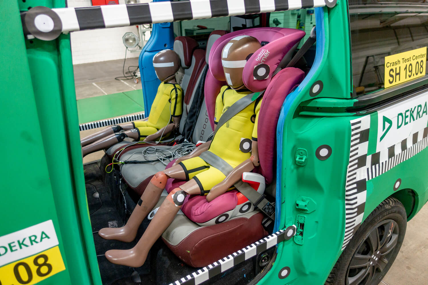 The safety of child seats can also be tested with the help of dummies.