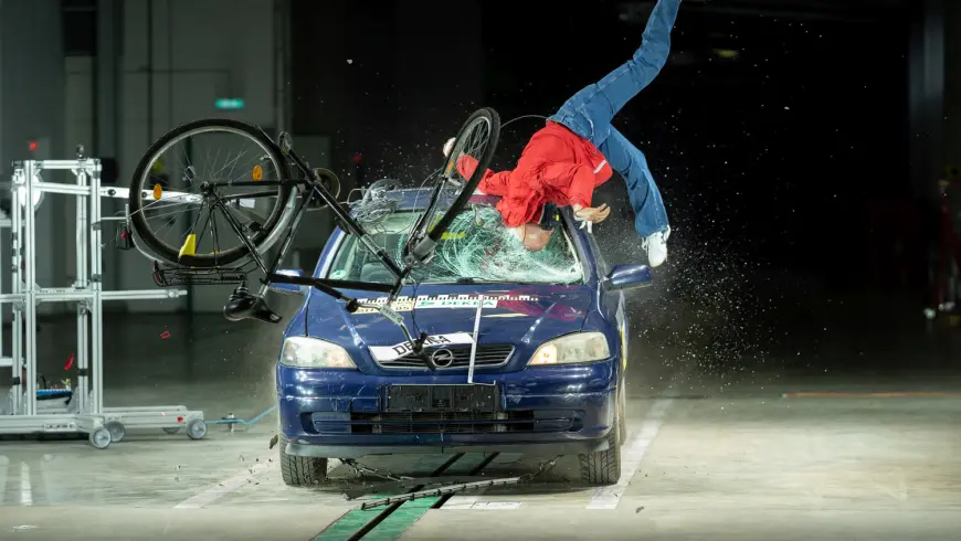 dummy crash test bike