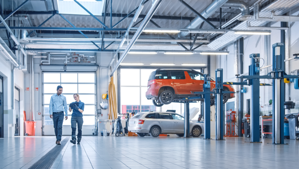 DEKRA | Inspection of a red car DEKRA | Inspection of a red car