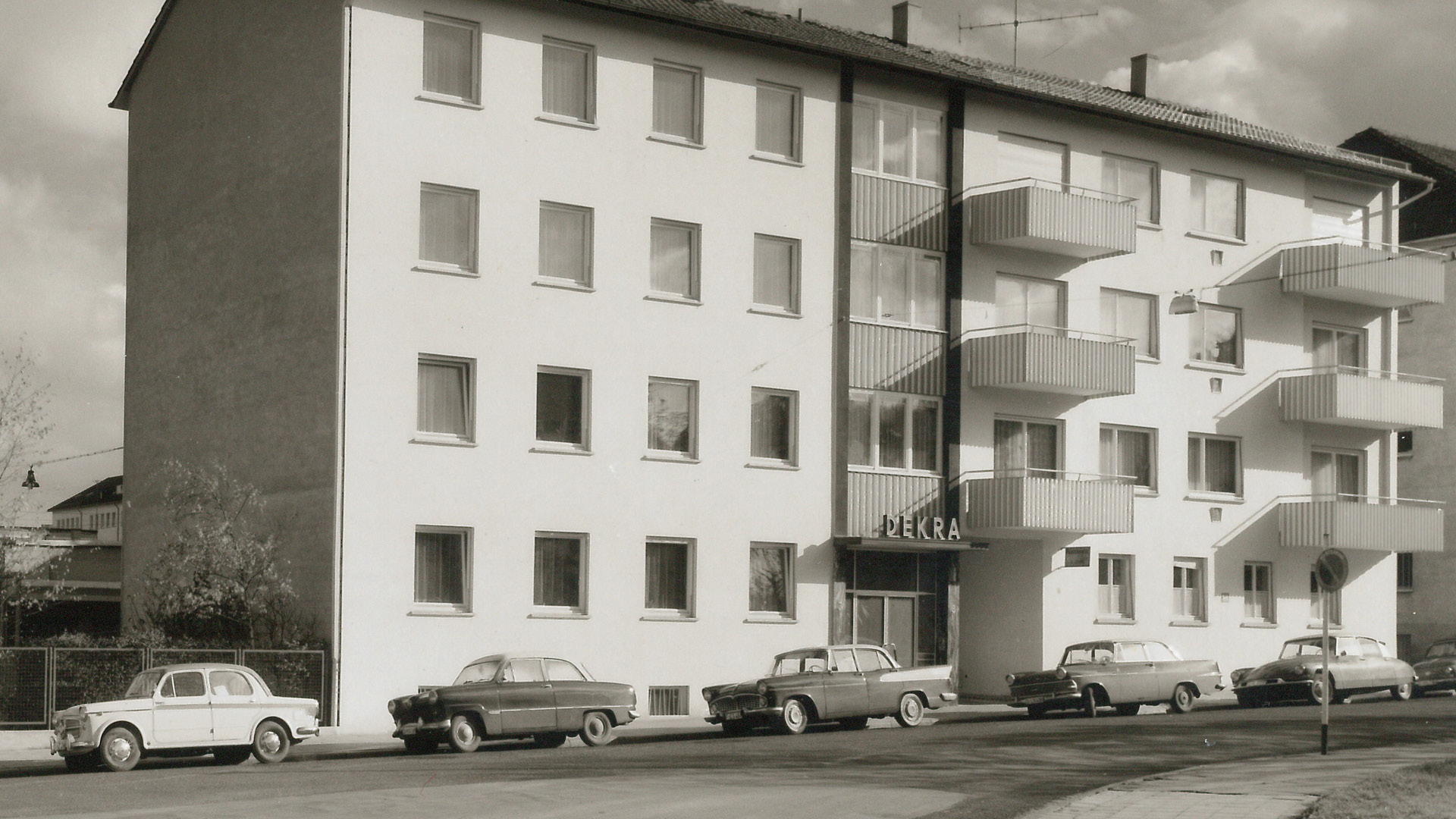 DEKRA Heinrich-Baumann-Str.
