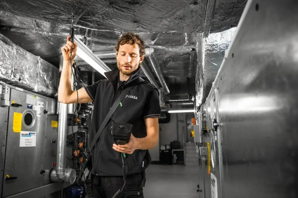 ventilation flow measurement in a duct