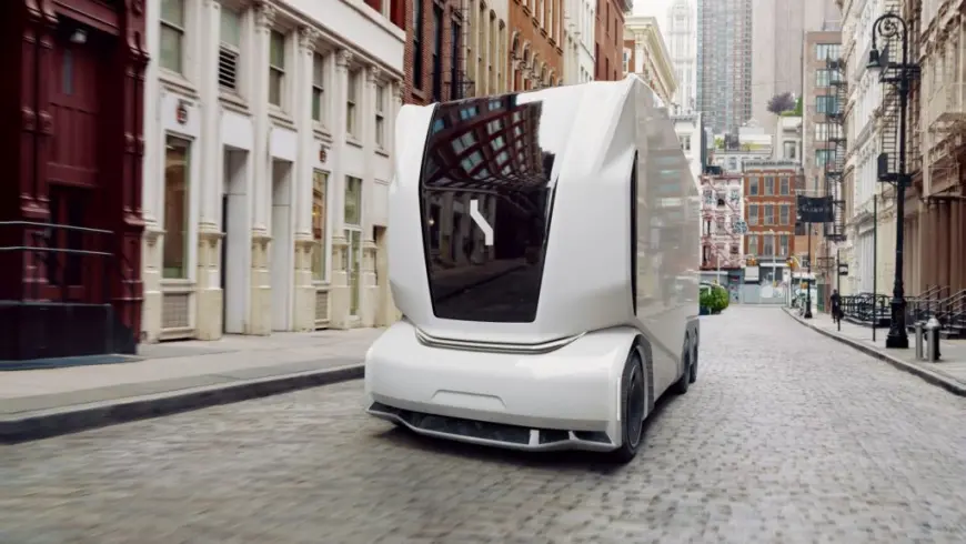  automated cabless trucks (pods) to transport goods, Einride