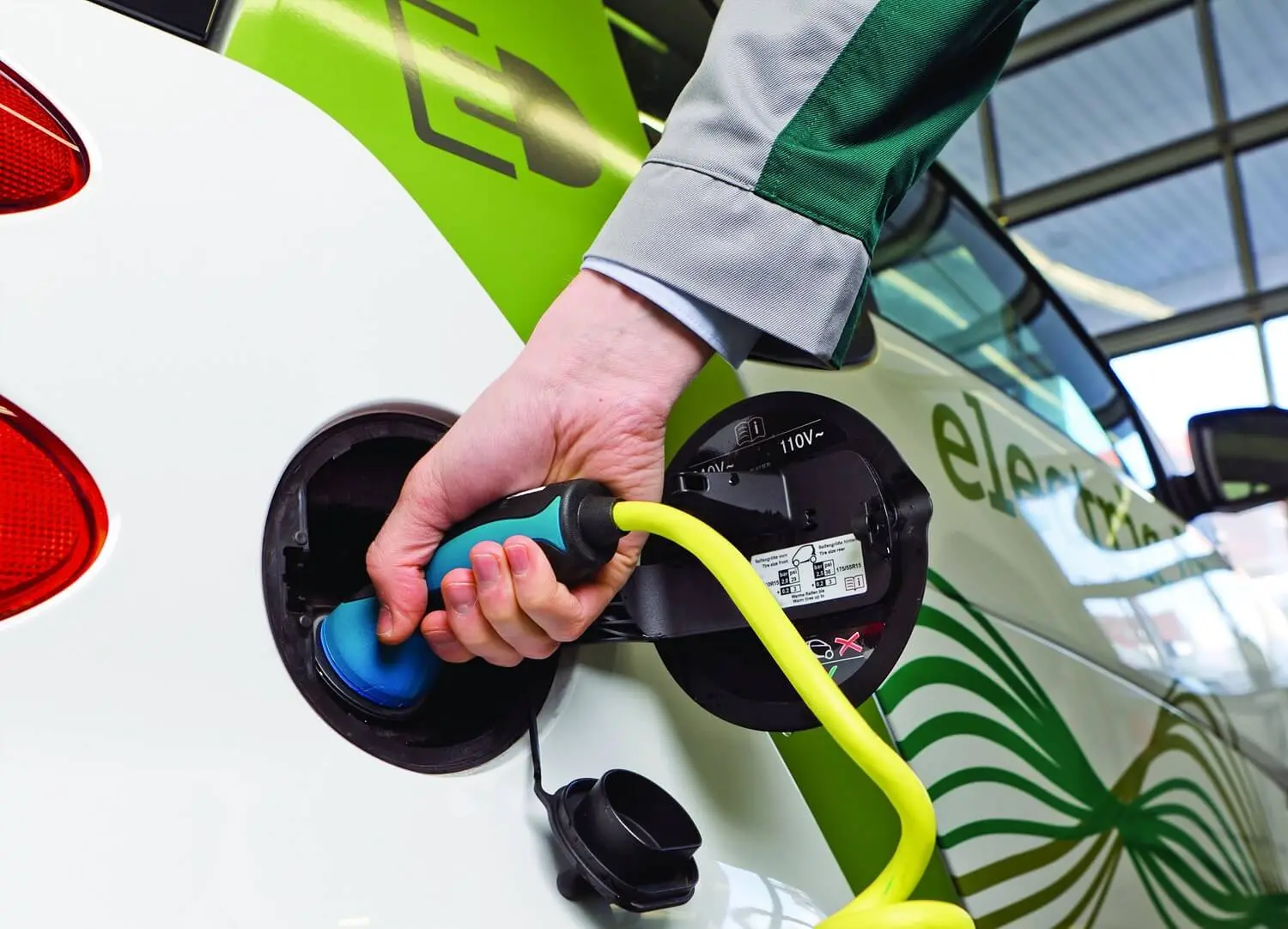 DEKRA Elektromobilität DEKRA Elektromobilität