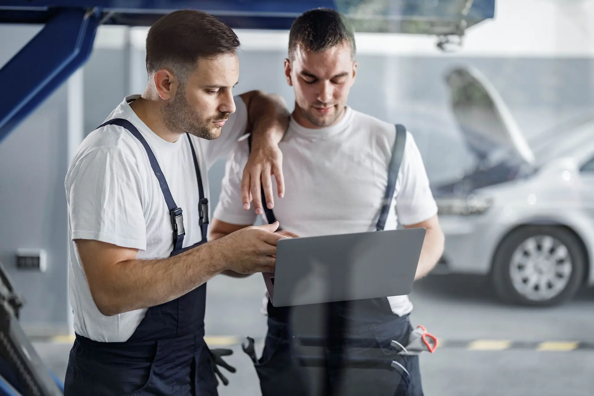 High voltage vehicle e-training