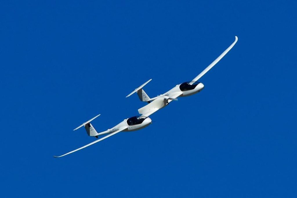 The HY4 hydrogen aircraft has a double fuselage and a wingspan of around 21 meters