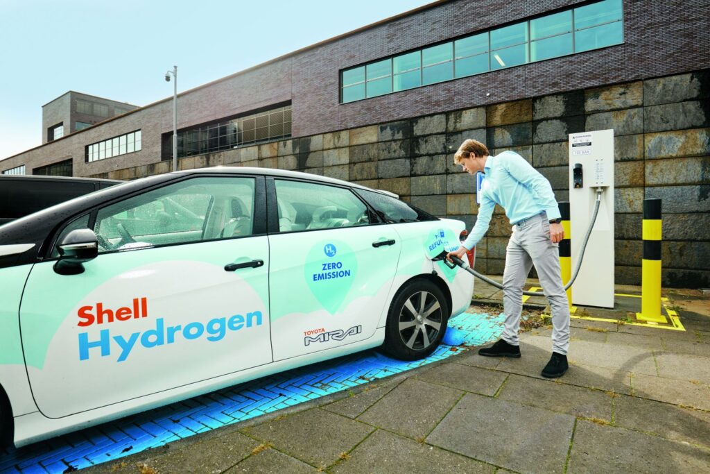 Be it for transport or industry: The Shell energy group wants to use only wind-powered electricity for its planned hydrogen production.