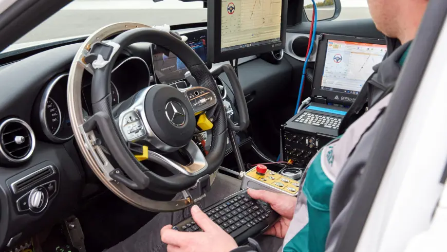In Klettwitz sammelt DEKRA in genau definierten Versuchsanordnungen hochwertige Daten. Foto: Anika Büssemeier