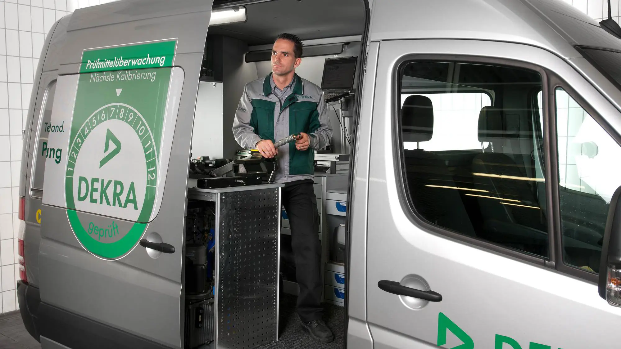 On-site Metallographic and Mechanical Testing of Materials