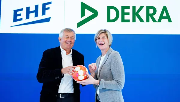 Pleased about the referee partnership at the 2026 European Handball Championships: EHF President Michael Wiederer (left) and DEKRA Head of Communications Uta Leitner.