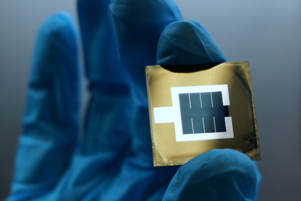 The researchers of Berlin-based HZB institute have achieved an efficiency of 29.8 percent with a cell based on silicon and perovskite. 