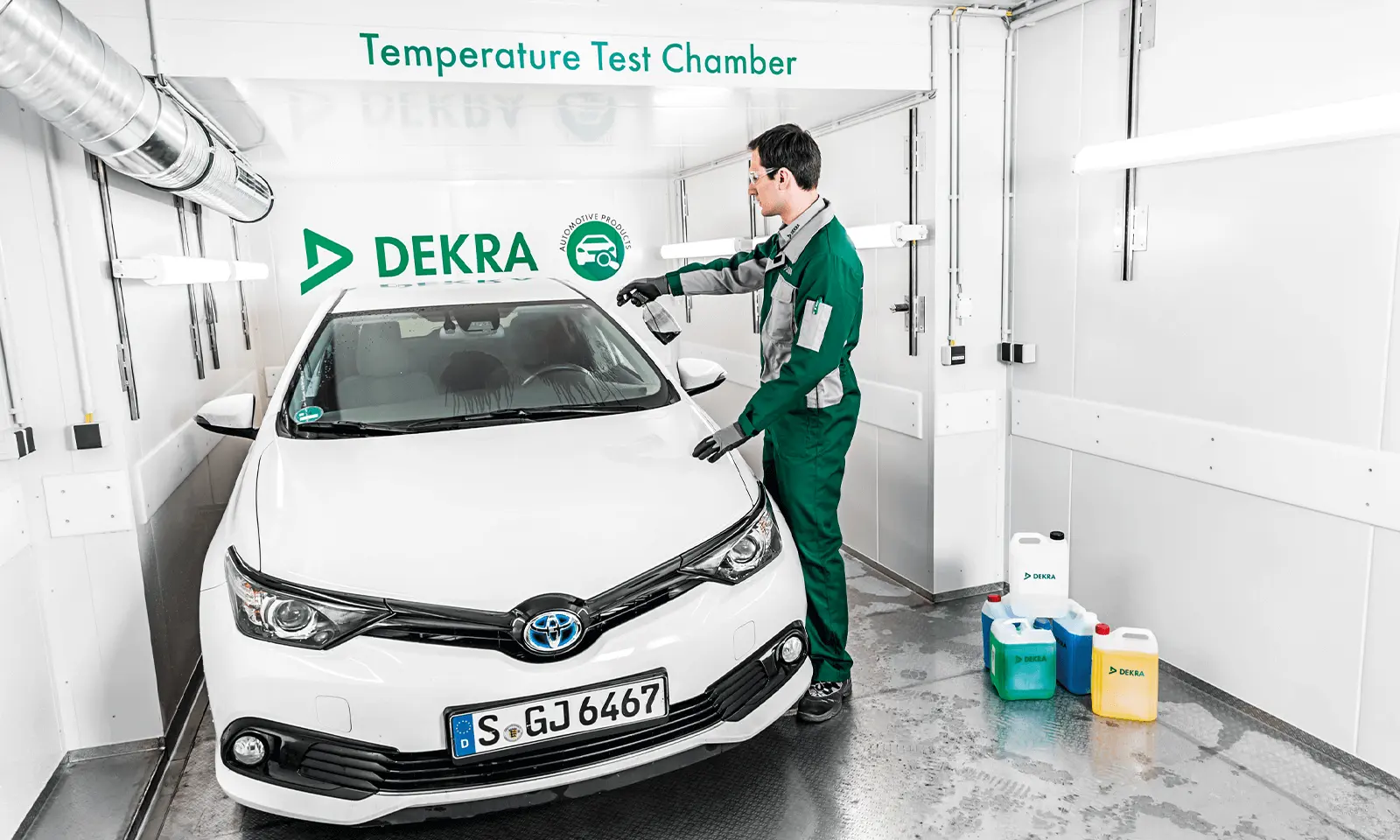 Testing of automotive cleaning detergents and car care products Testing of automotive cleaning detergents and car care products