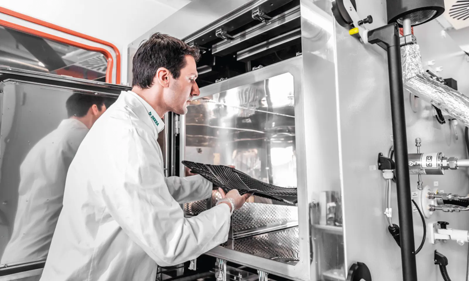 VOC emission testing of automotive interior parts VOC emission testing of automotive interior parts