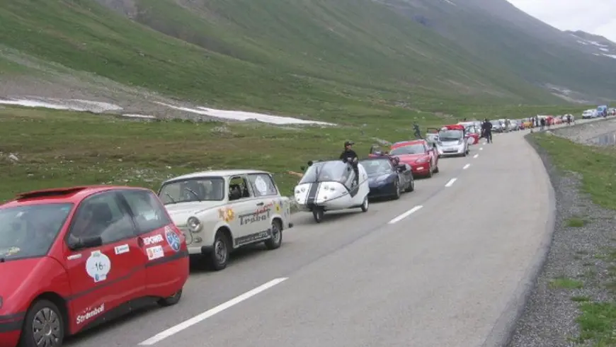 With his e-Trabi, Bähr participated in the eTour Europ