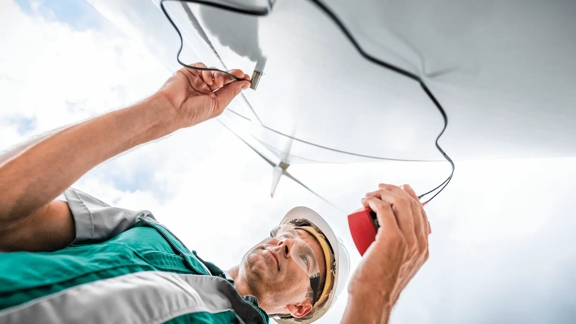 Materialprüfung und Schadengutachten Materialprüfung und Schadengutachten