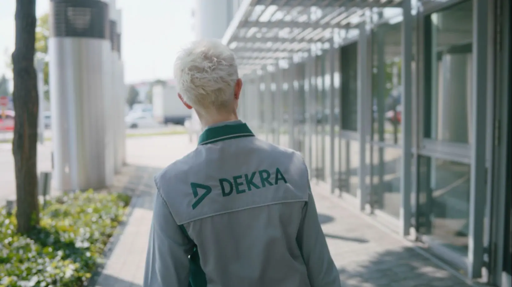 DEKRA Aufzugsprüfungen 