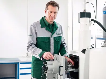 Schadensanalytik in den akkreditierten DEKRA Laboren