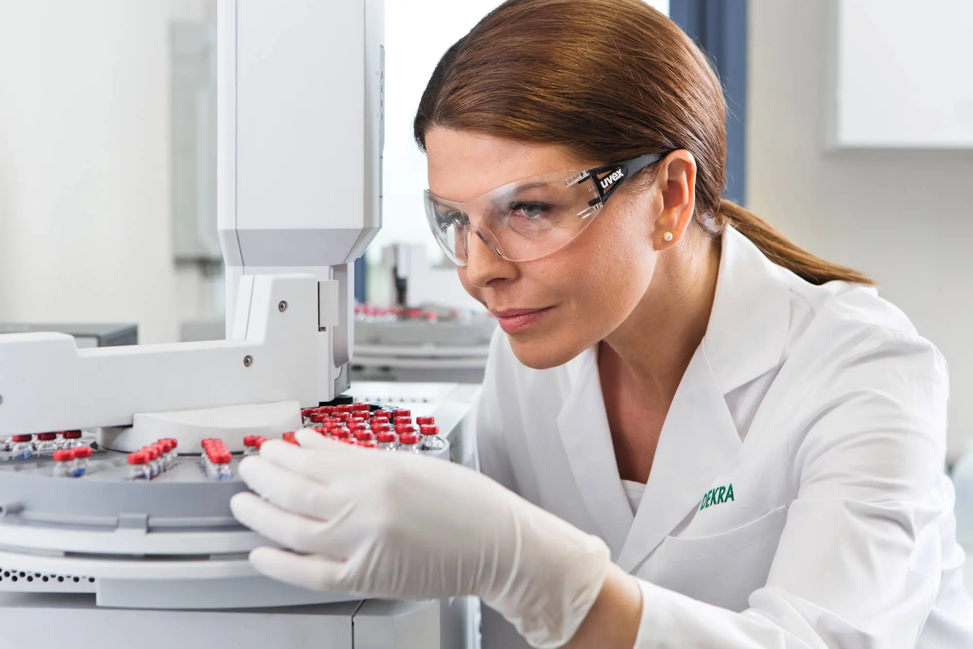 PAK-Analyse im DEKRA Labor