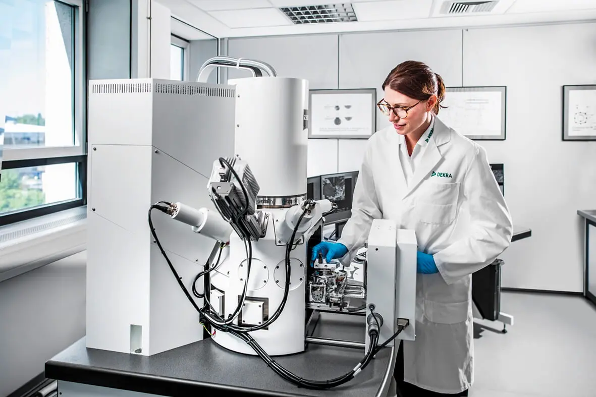 Metallografische Prüfungen für Produkte im DEKRA Labor 