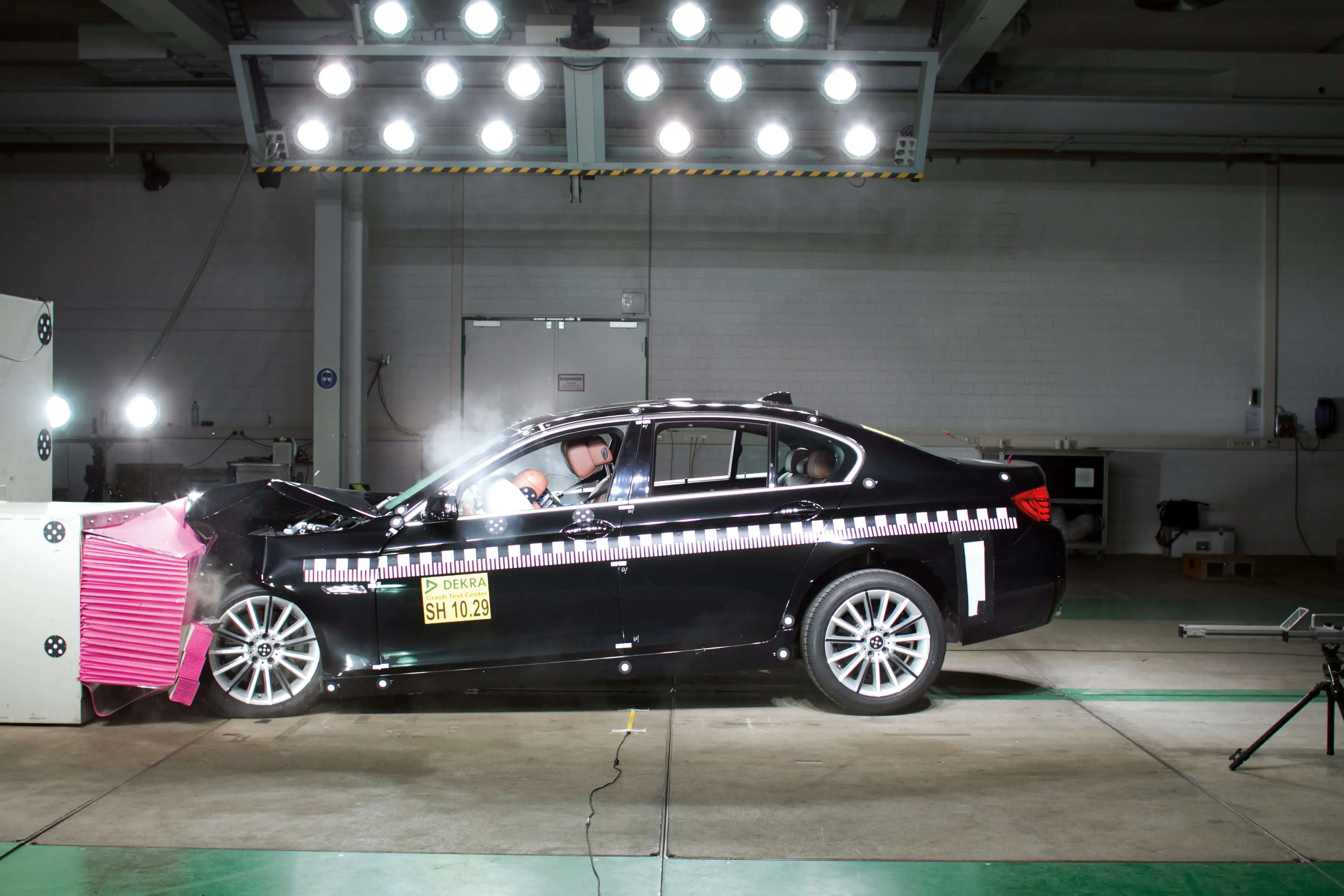 DEKRA Crashversuch DEKRA Crashversuch
