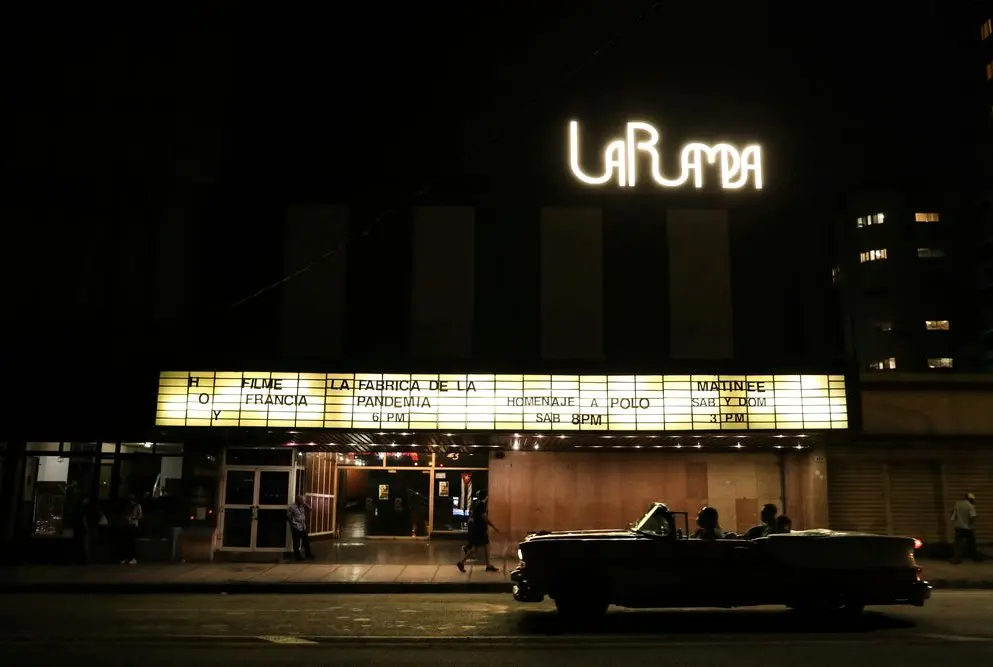 Oldtimer in der Dunkelheit Oldtimer in der Dunkelheit