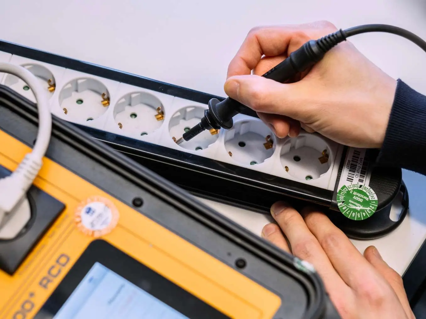 Prüfung ortsveränderlicher elektrischer Betriebsmittel