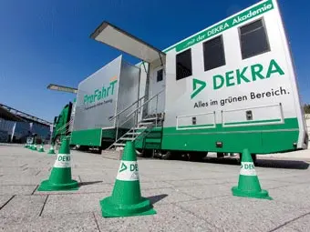 DEKRA Fahrsicherheitstraining
