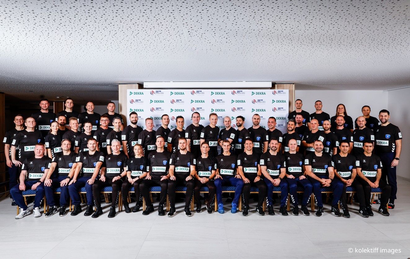 Gruppen Foto Handball Schiedsrichter