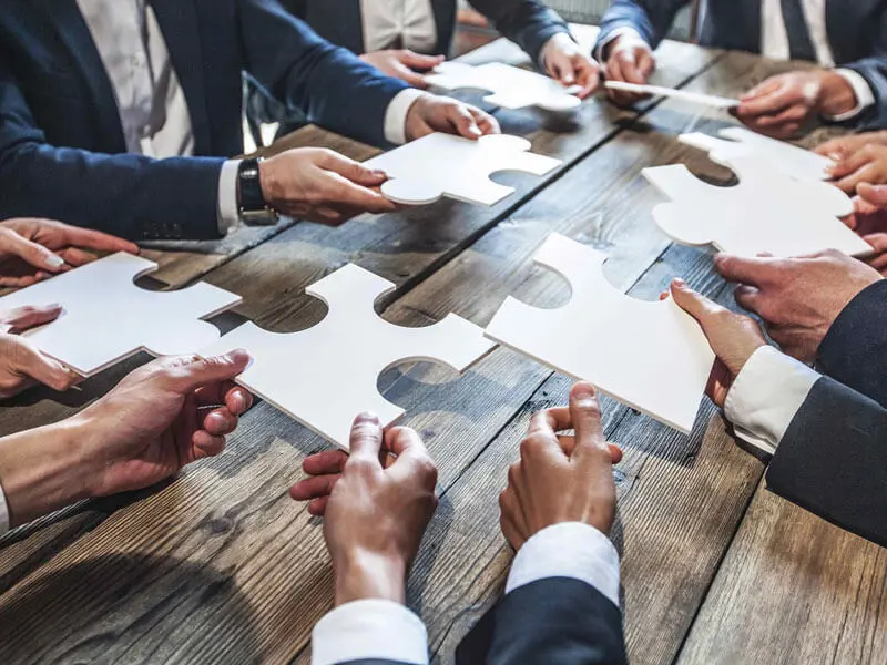 Viele Puzzleteile, die zueinander passen. Viele Puzzleteile, die zueinander passen.