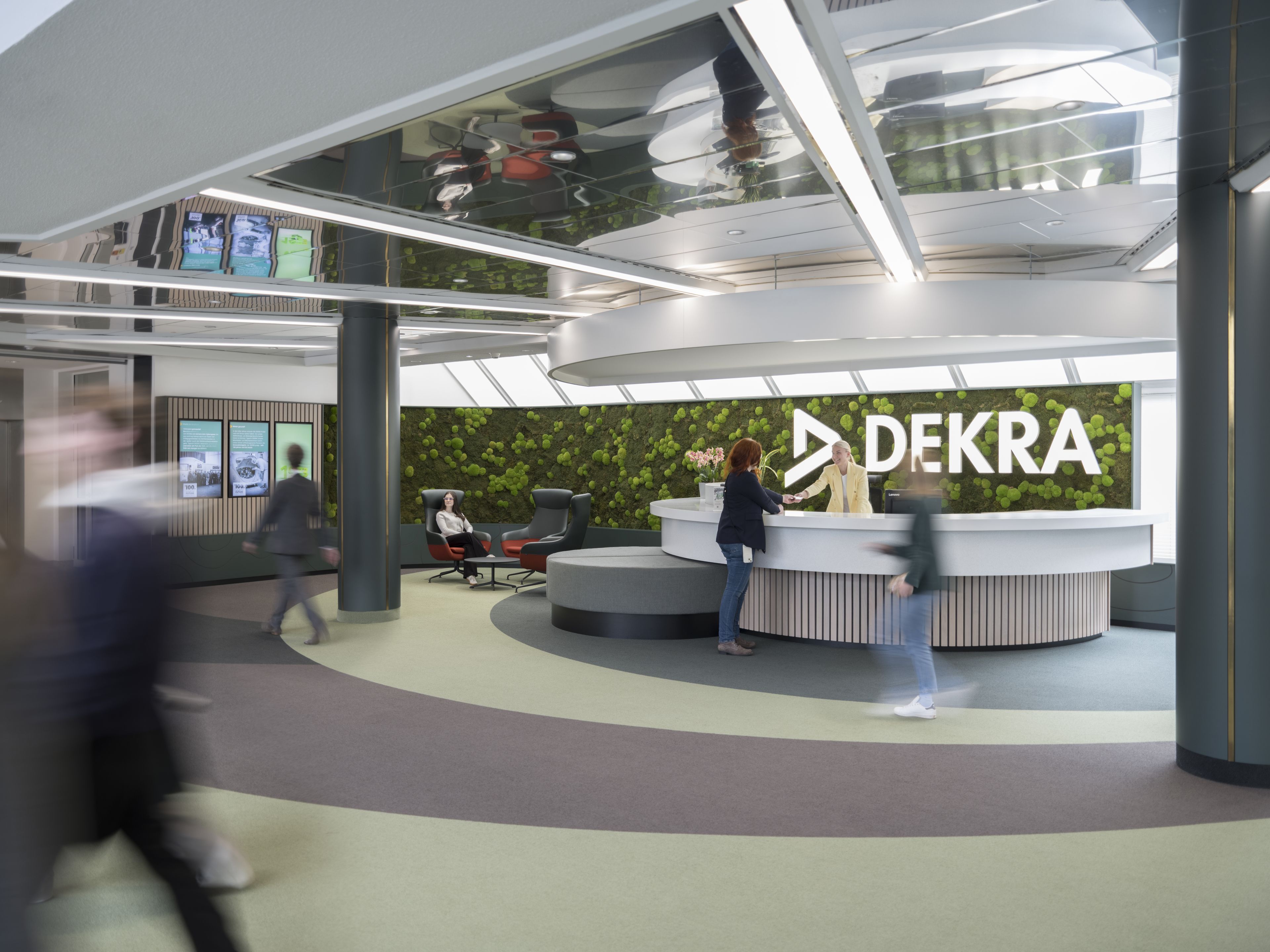 DEKRA Hauptverwaltung Foyer