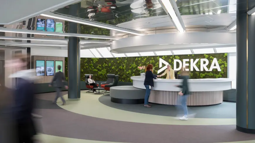 DEKRA Hauptverwaltung Foyer