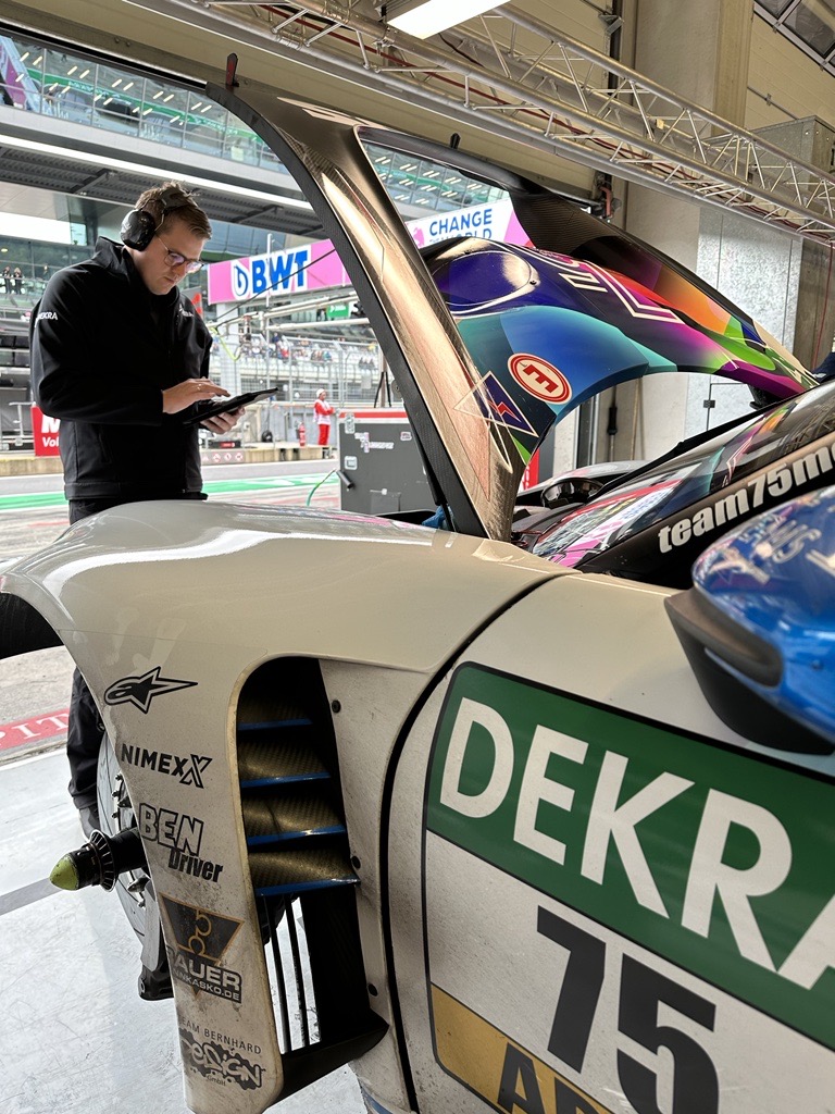 ADAC GT 4