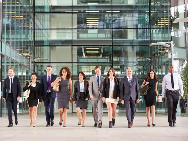 Mehrere Bewerber in Businesskleidung Mehrere Bewerber in Businesskleidung