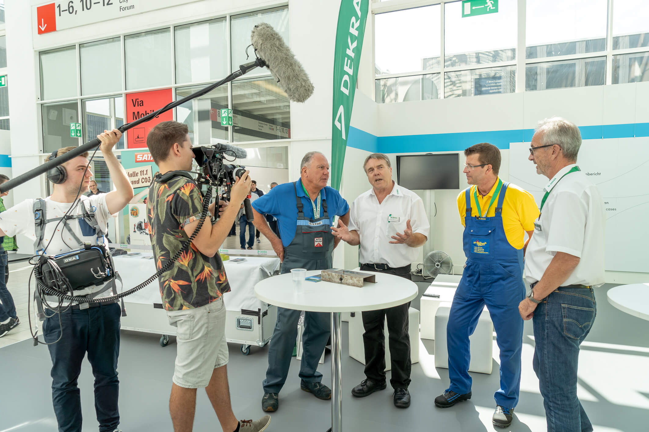 DEKRA und die Autodoktoren auf der Automechanika 2021
