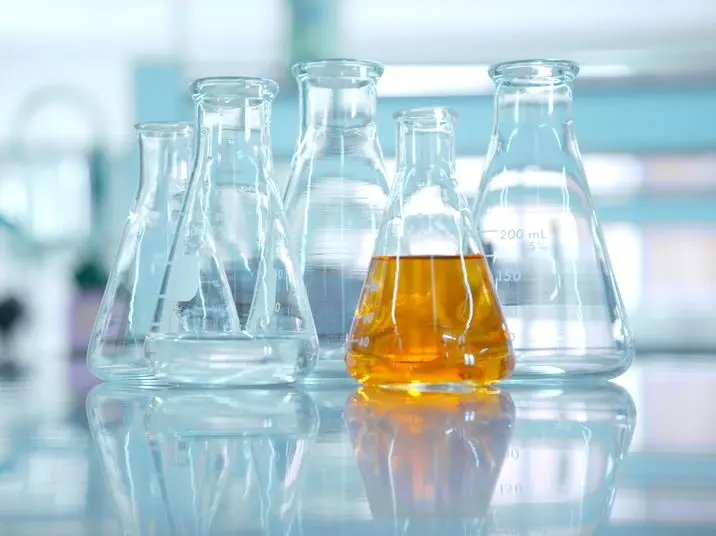 Flüssigkeit im Probenglas Flüssigkeit im Probenglas