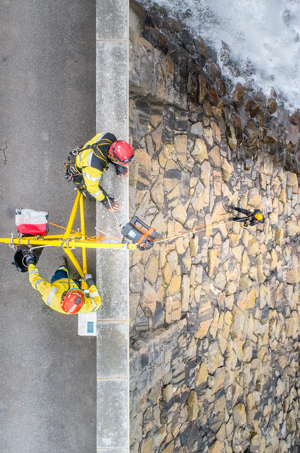 Underwater and in the air – Safety inspection at the dam