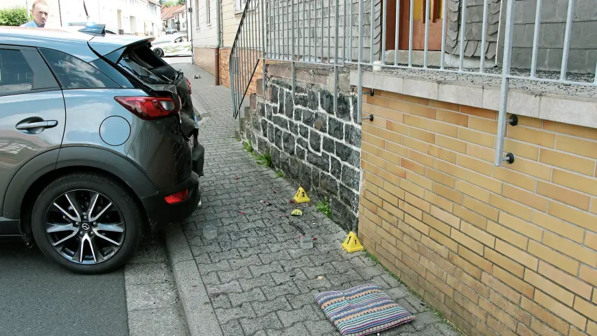 Coche con muro