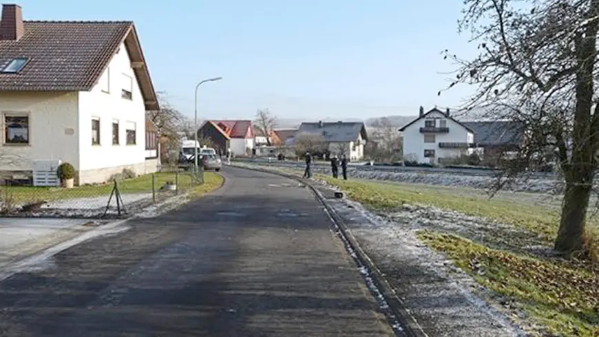 Mauvais état du trottoir (couvert de givre au moment de l’accident)