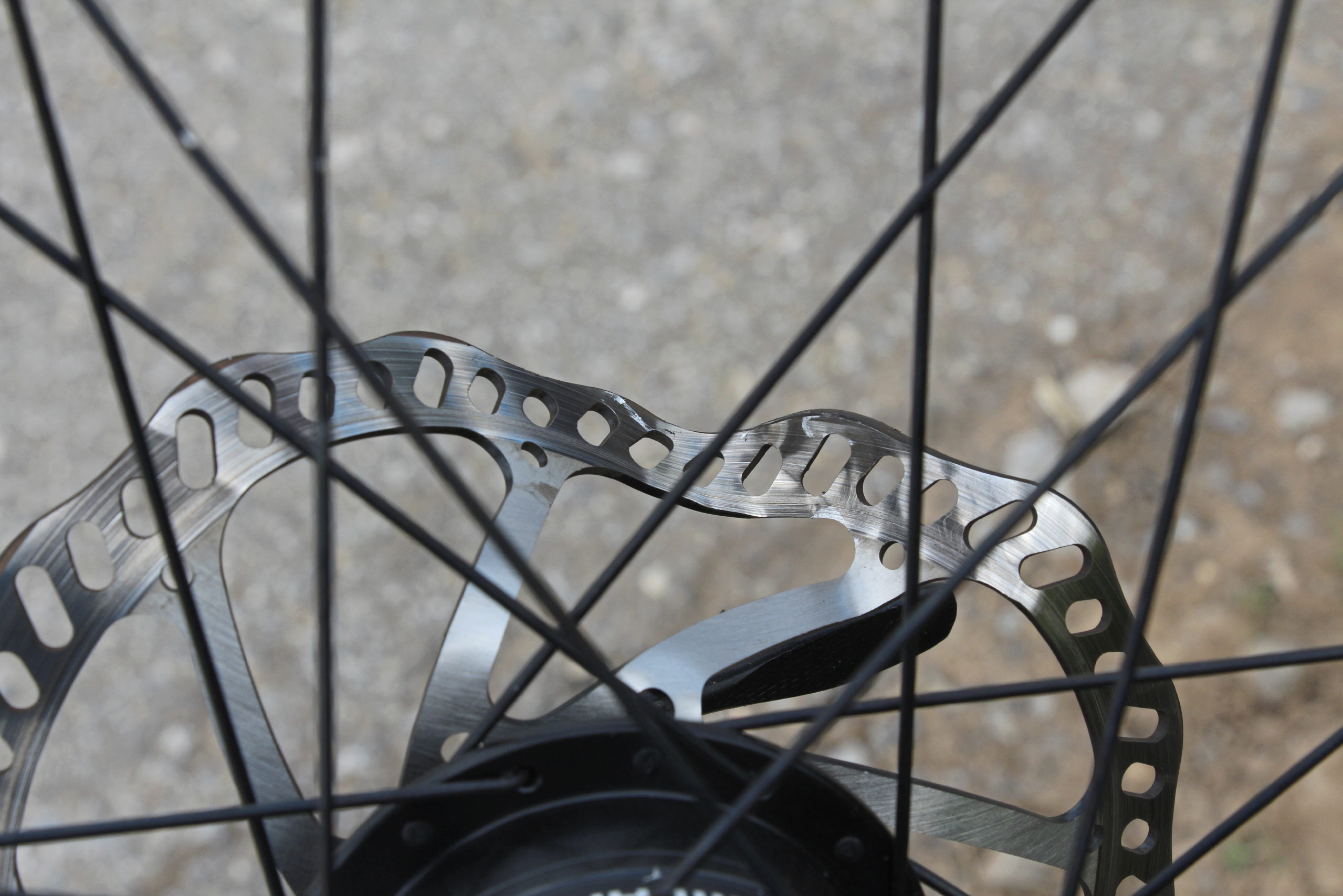 Damaged brake disc on the pedelec
