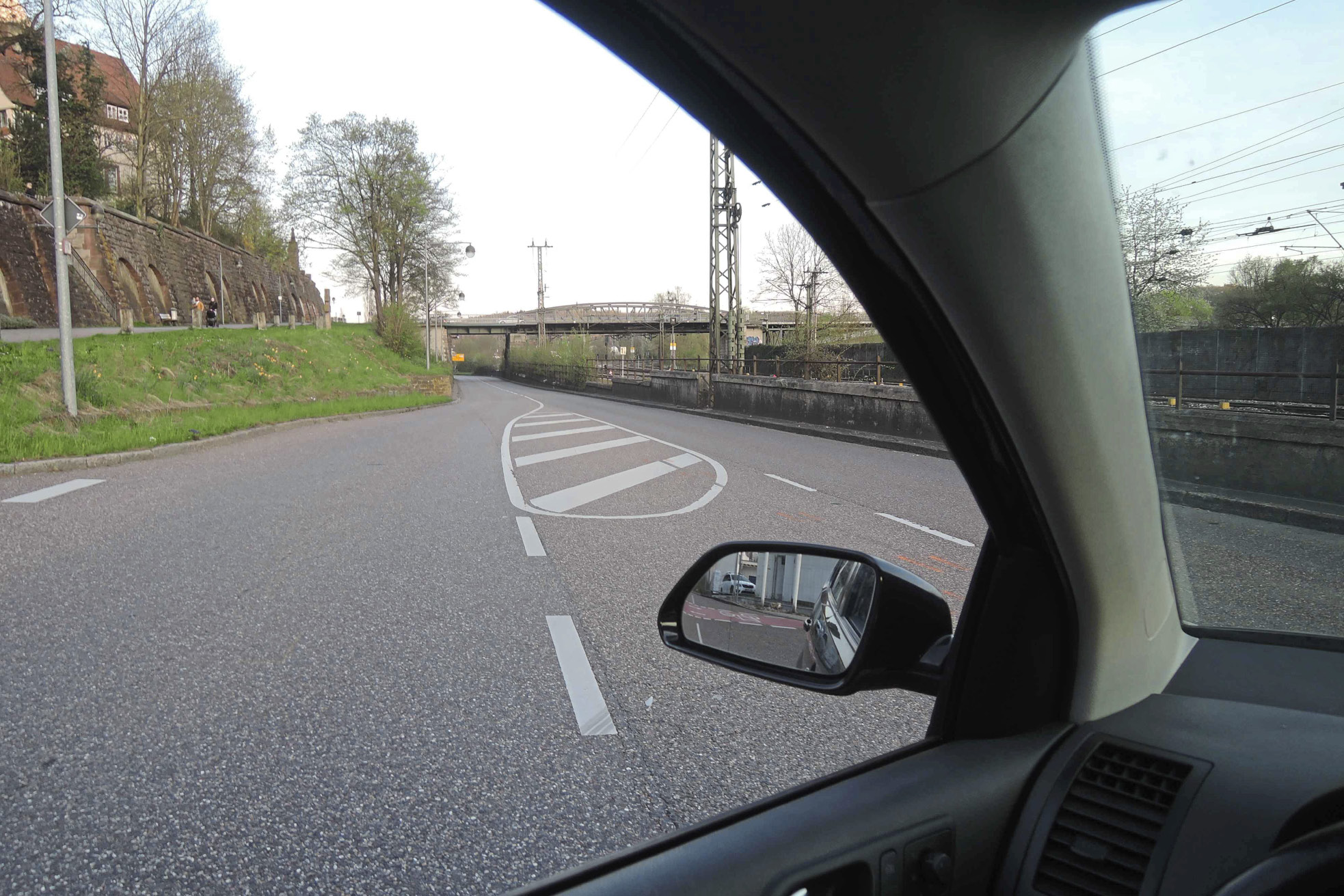 Perspective from turning car (without tailback)
