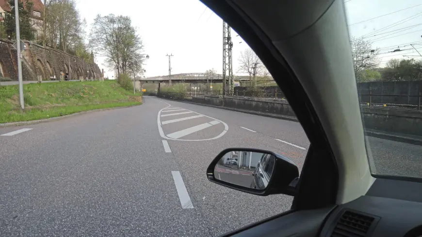 Visibilité depuis la voiture en train de tourner (sans embouteillage)
