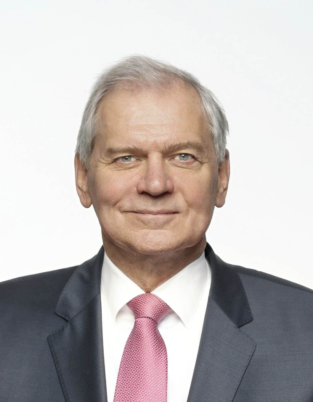 Dipl.-Ing. Clemens Klinke, member of the DEKRA SE Management Board and head of the DEKRA Automotive business unit