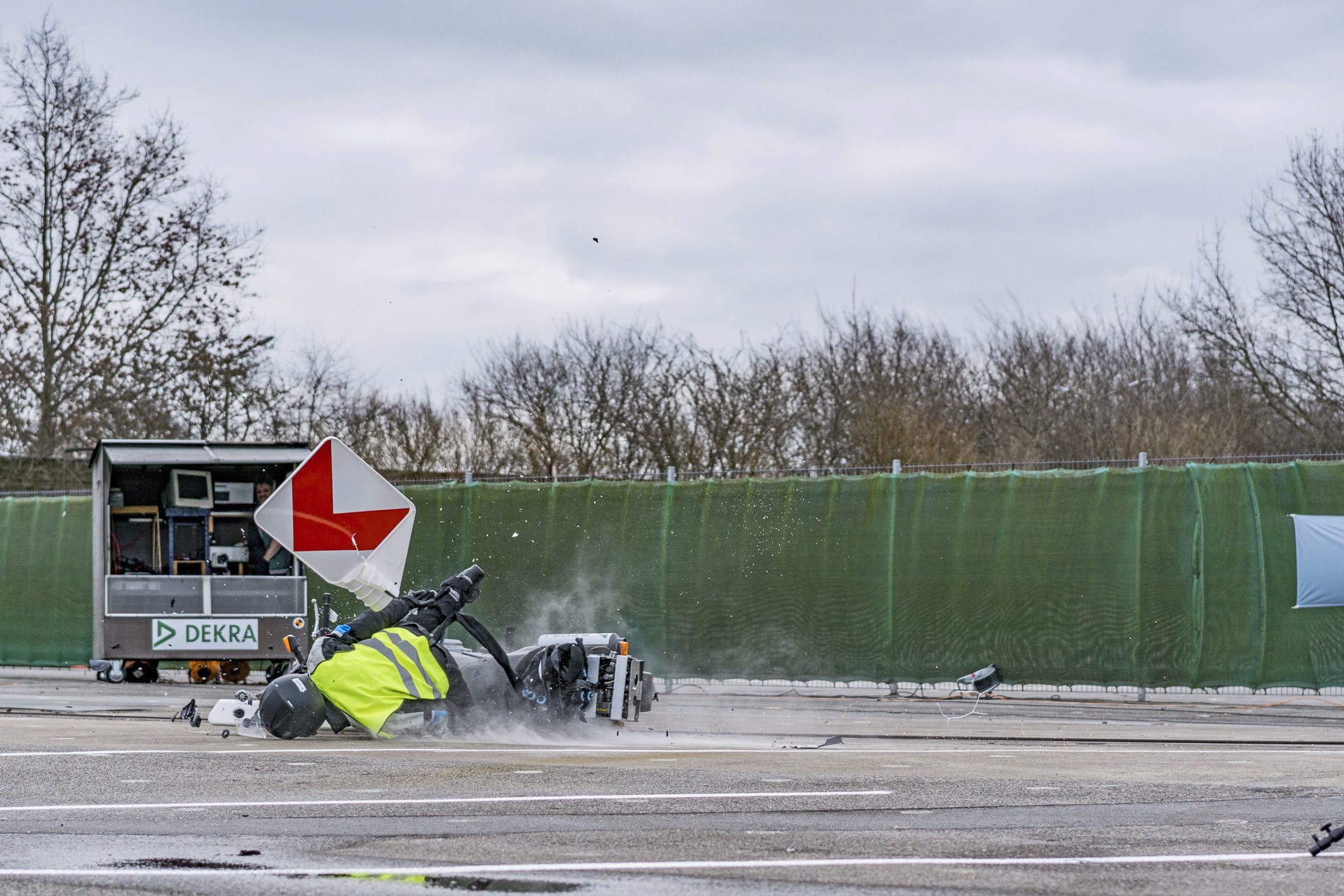 Crash test with plastic post