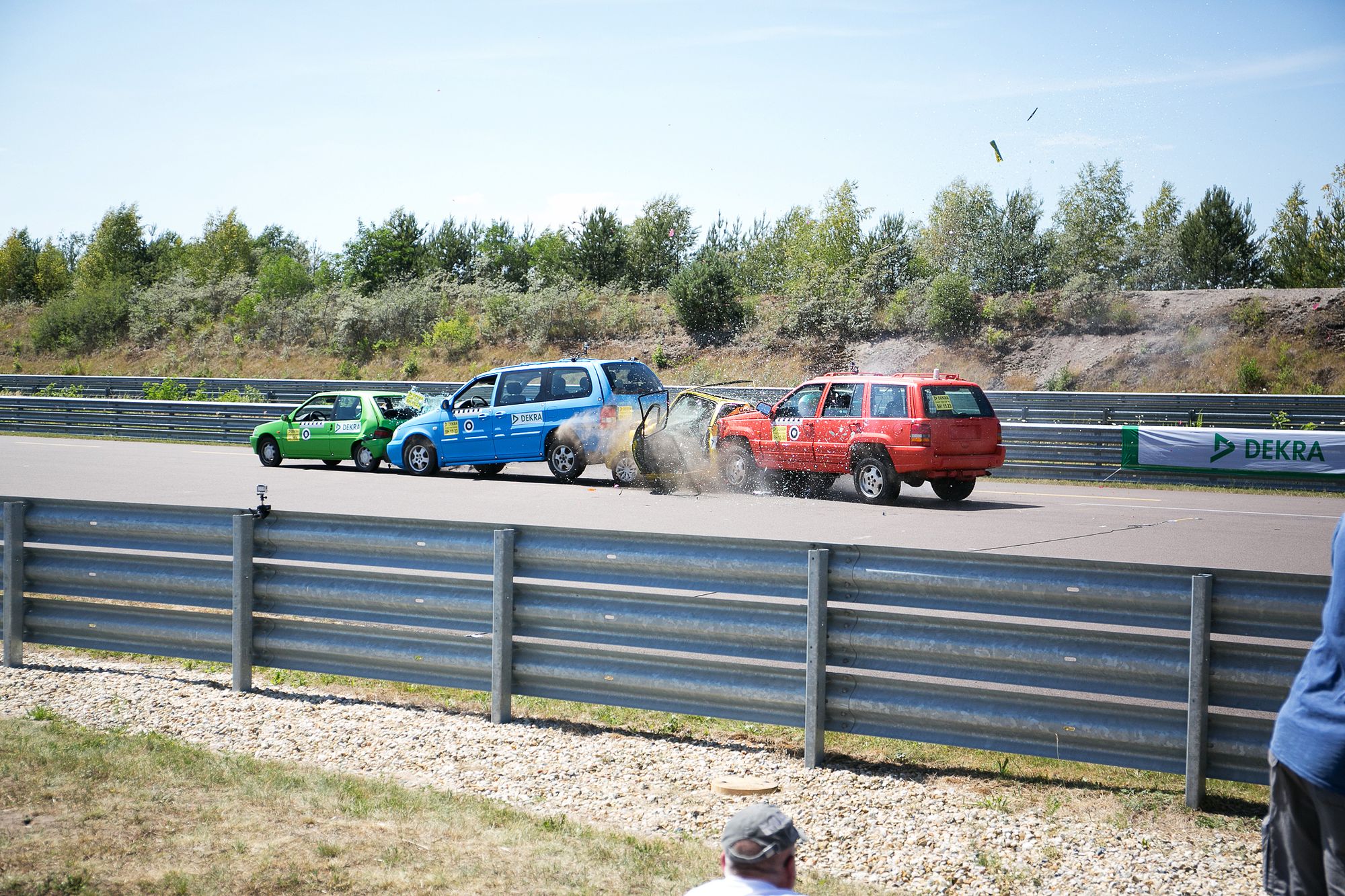 Accident examples crash test - Collision with the stationary cars at the back of the traffic jam