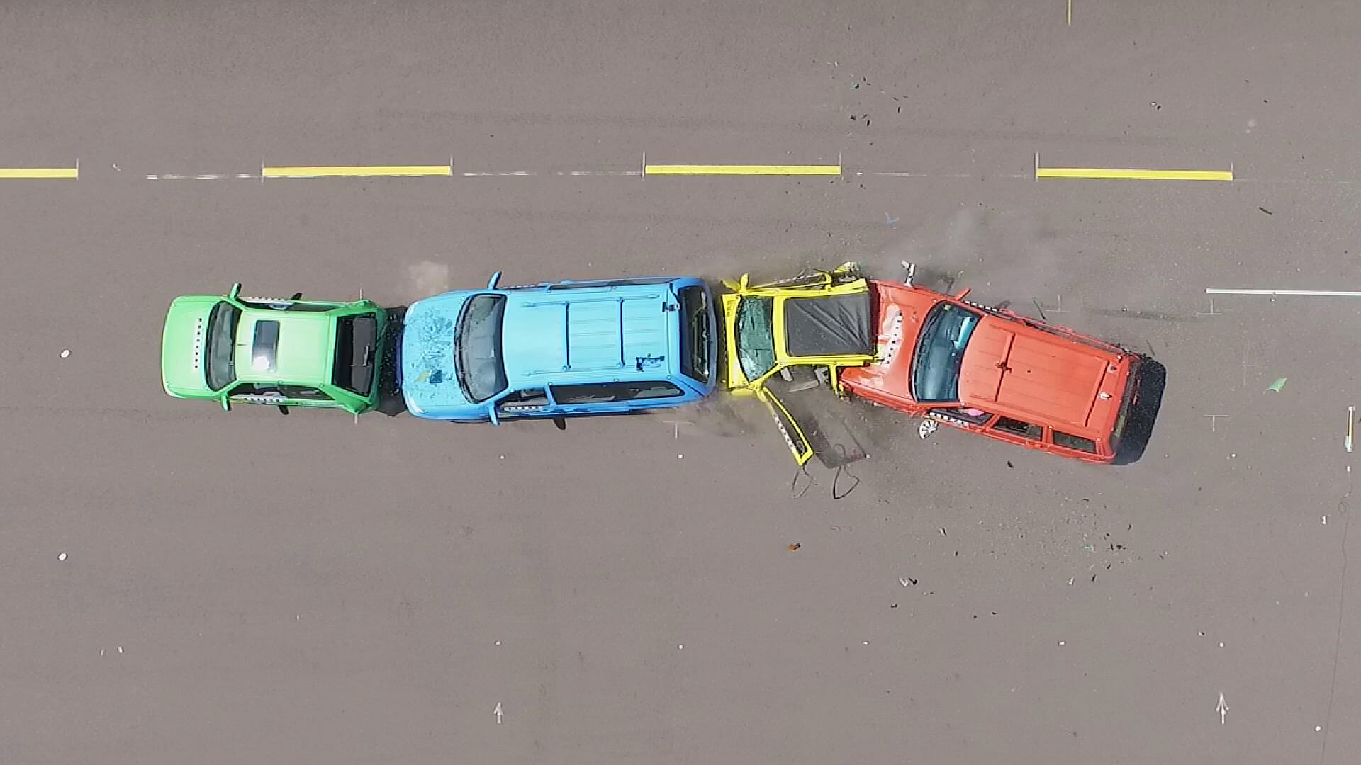 Accident examples crash test - Collision with the stationary cars at the back of the traffic jam