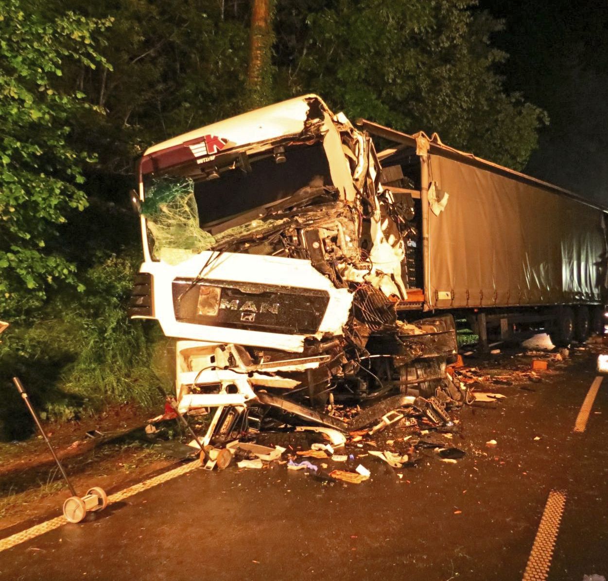 Dommages sur le camion venant en sens inverse